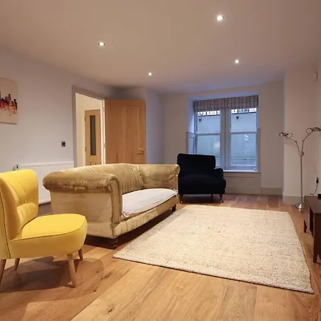 Stylish 2 Bedroom Self-contained In The Heart Of Clifton Village * Бристоль
