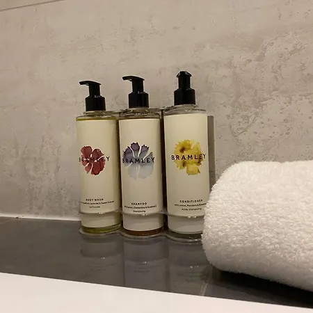 Stylish 2 Bedroom Self-contained In The Heart Of Clifton Village Apartmán Bristol