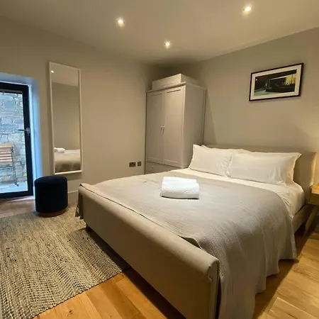 Stylish 2 Bedroom Self-contained In The Heart Of Clifton Village * בריסטול