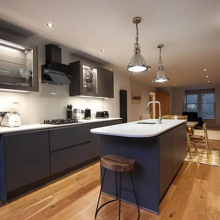 Stylish 2 Bedroom Self-contained In The Heart Of Clifton Village Apartamento *