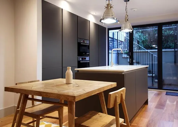 Apartment Stylish 2 Bedroom Self-contained In The Heart Of Clifton Village