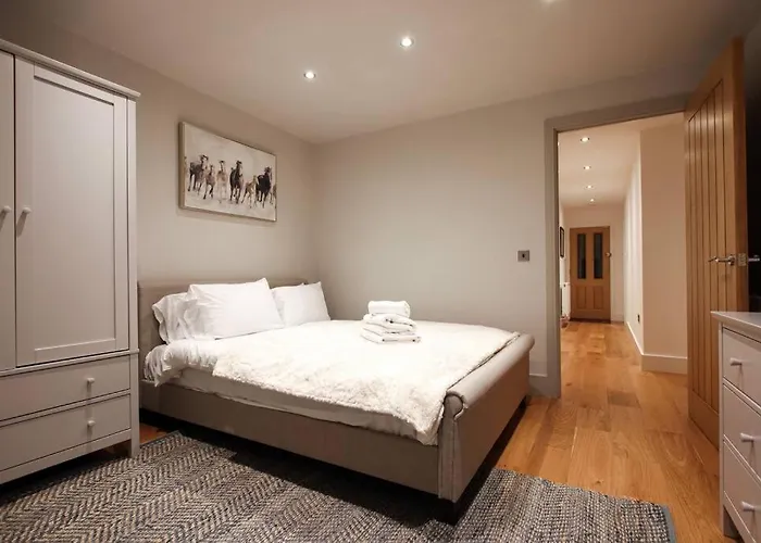 Apartment Stylish 2 Bedroom Self-contained In The Heart Of Clifton Village