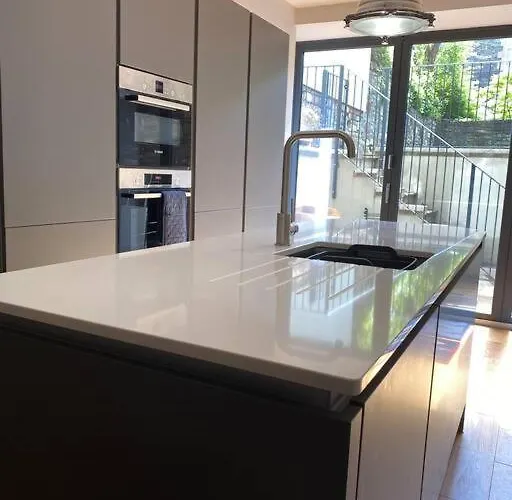 Apartment Stylish 2 Bedroom Self-contained In The Heart Of Clifton Village Bristol