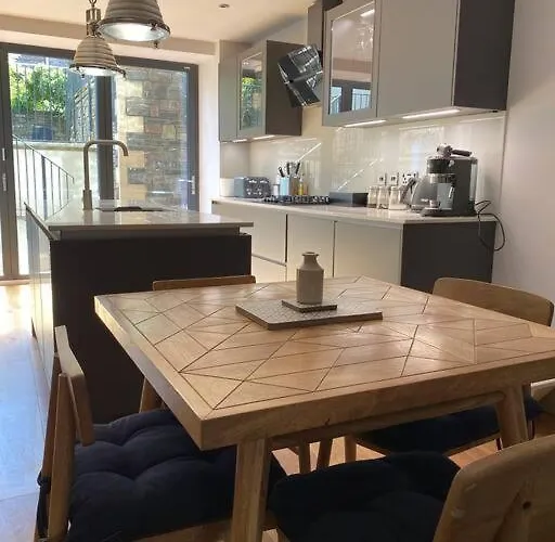 Apartment Stylish 2 Bedroom Self-contained In The Heart Of Clifton Village